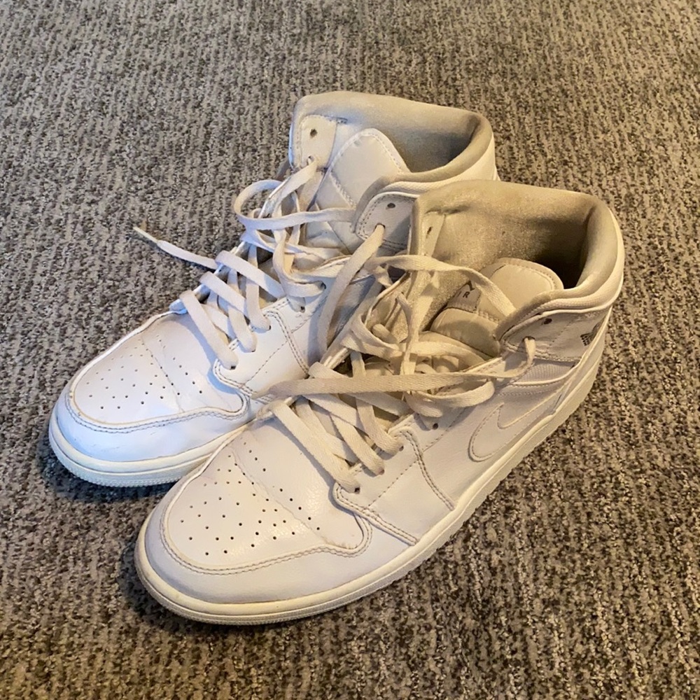 Men’s size 12 Nike air Jordan’s, please make offer